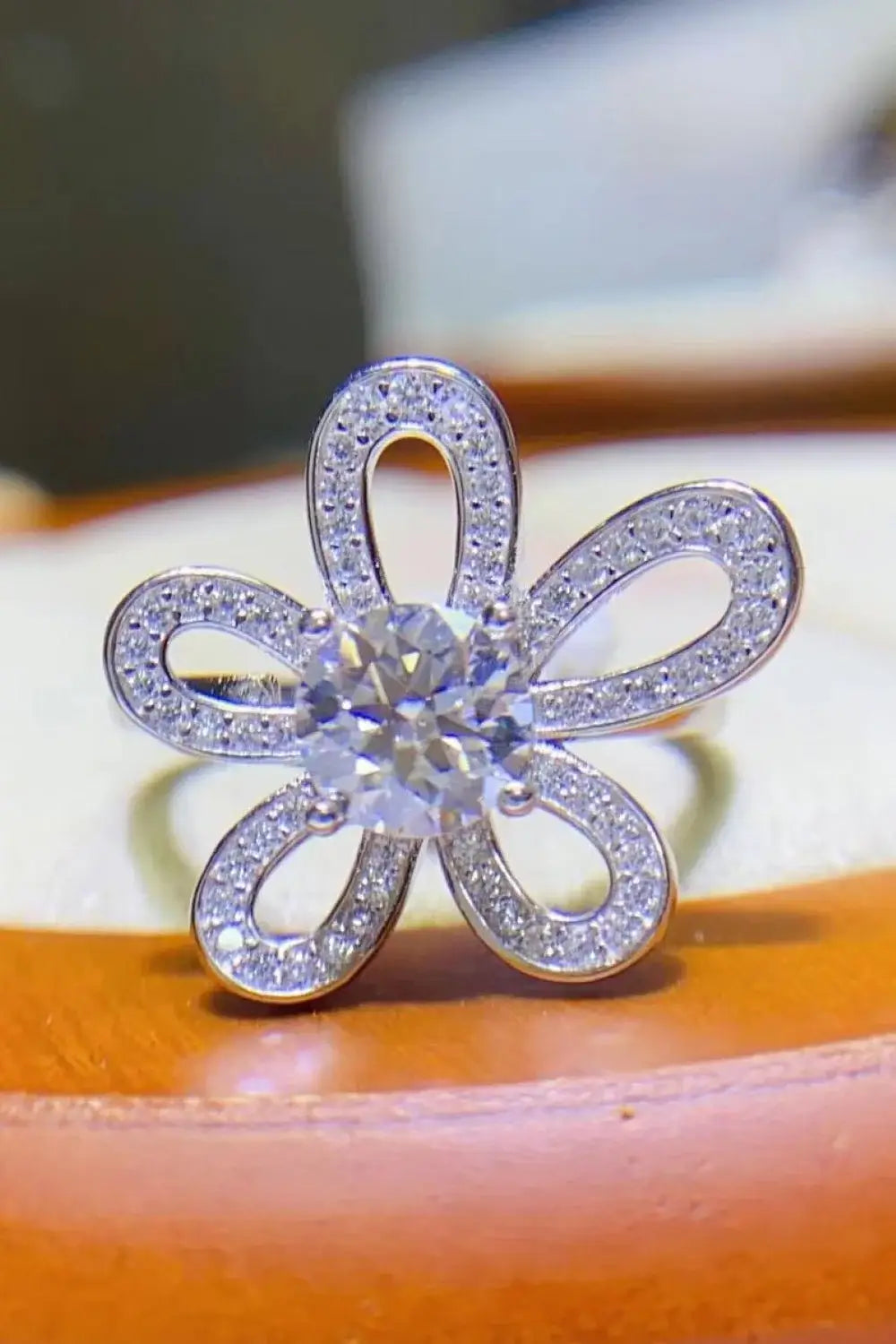 1 Carat Moissanite Flower-Shape Open Ring - Razmas Shop