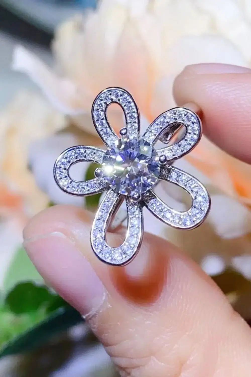 1 Carat Moissanite Flower-Shape Open Ring - Razmas Shop