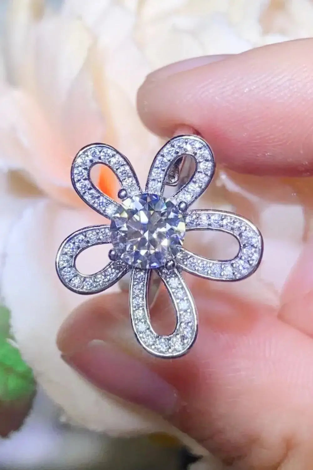 1 Carat Moissanite Flower-Shape Open Ring - Razmas Shop