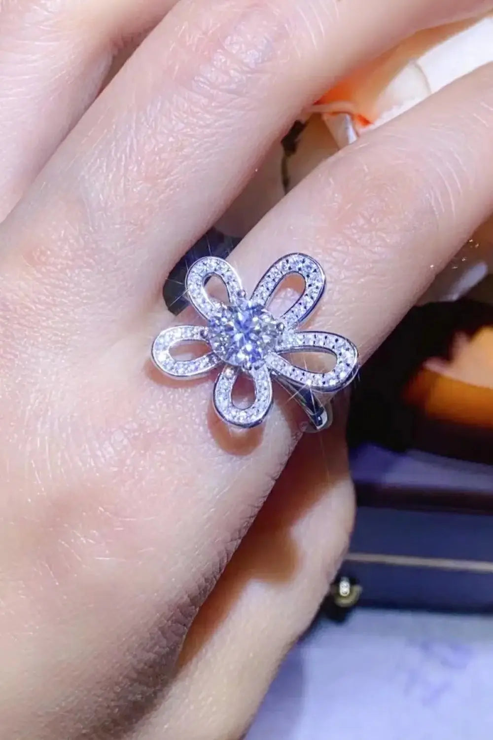 1 Carat Moissanite Flower-Shape Open Ring - Razmas Shop