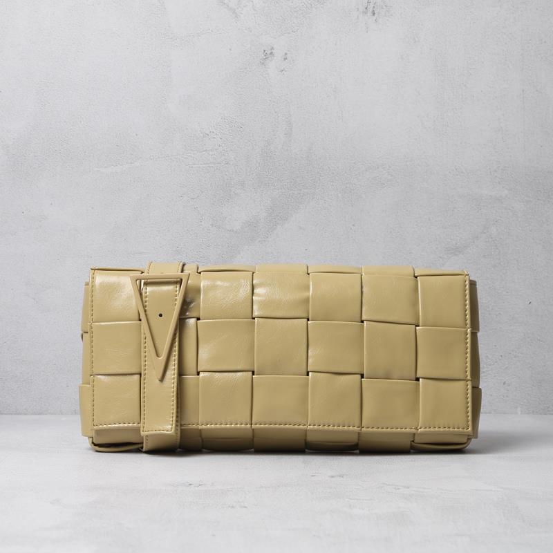 Simple hand hold small square bag