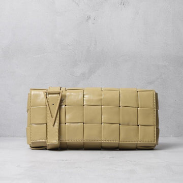 Simple hand hold small square bag