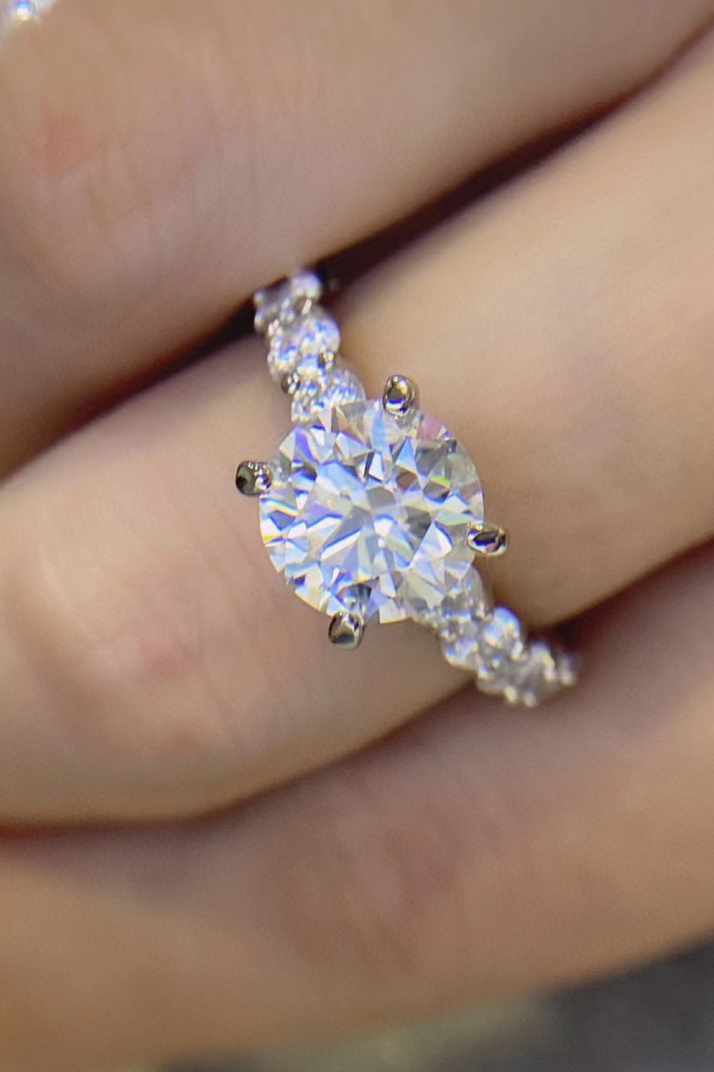 2 Carat 4-Prong Moissanite Ring - razmas Shop