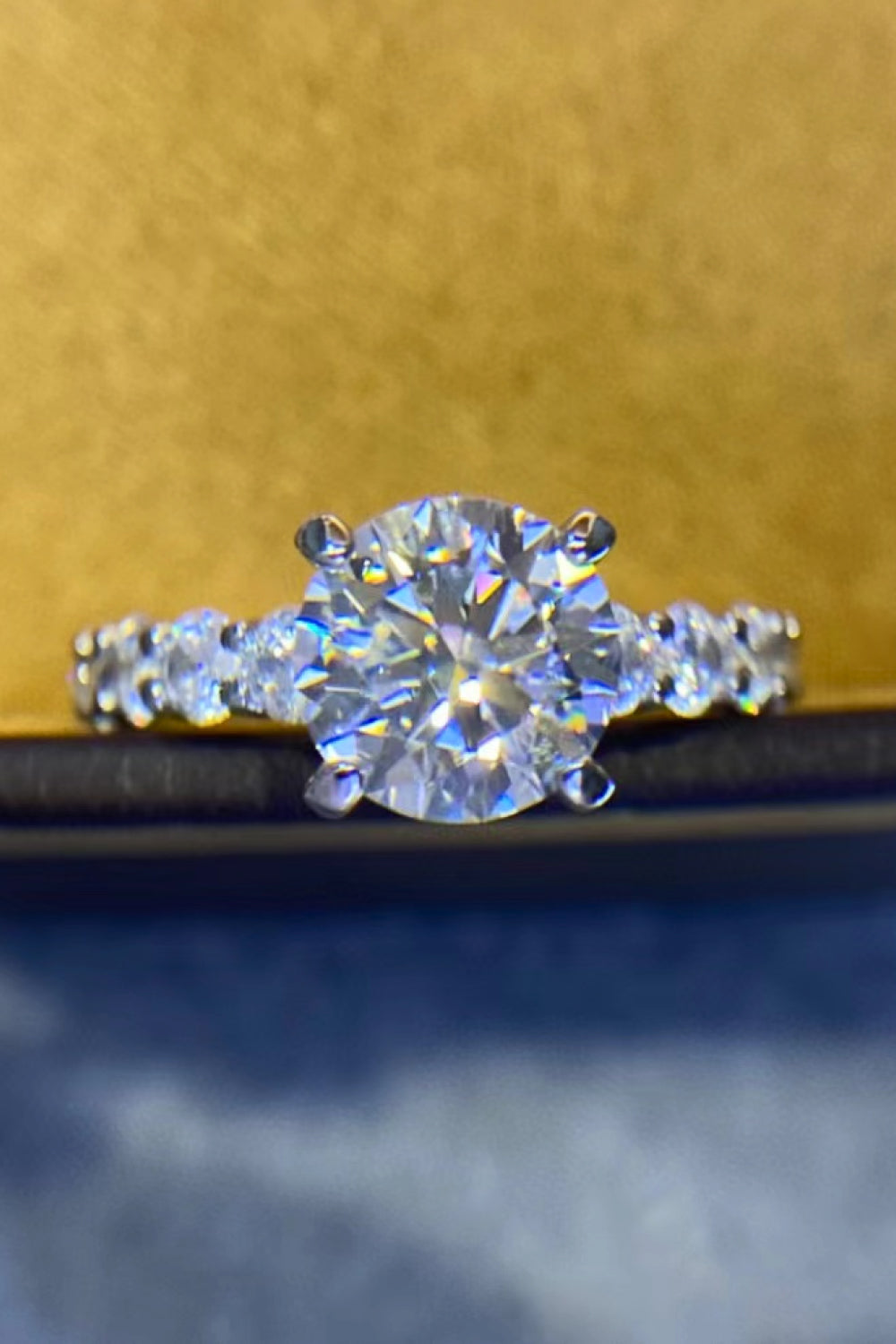 2 Carat 4-Prong Moissanite Ring - razmas Shop