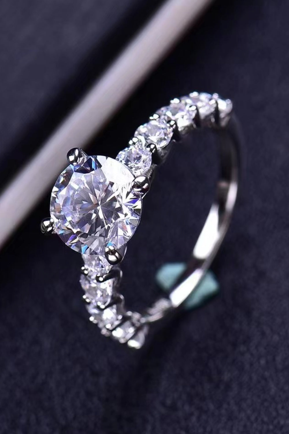 2 Carat 4-Prong Moissanite Ring - razmas Shop
